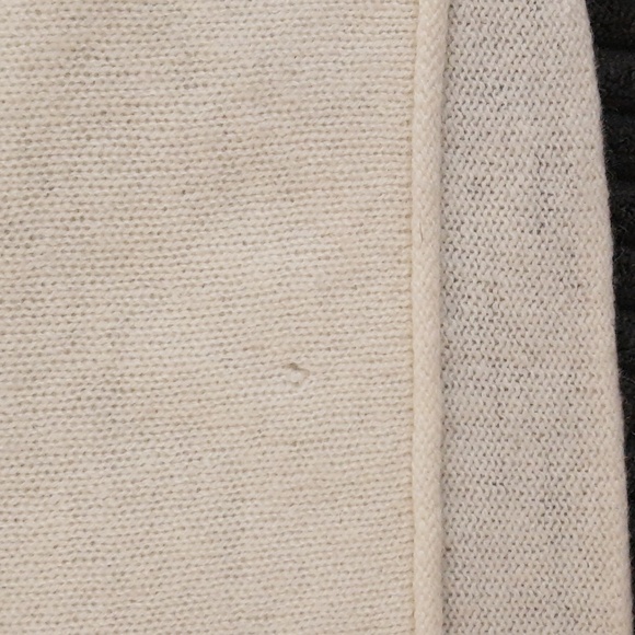 Uniqlo Cream Cashmere Sweater Size S - Picture 5 of 5